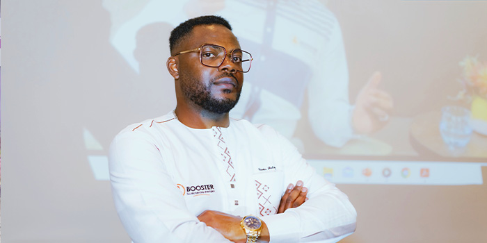 Harcèlement moral en entreprise :  Sir Carlos Fotsing , psychologue, coach du travail et Ingénieur en énergies renouvelables